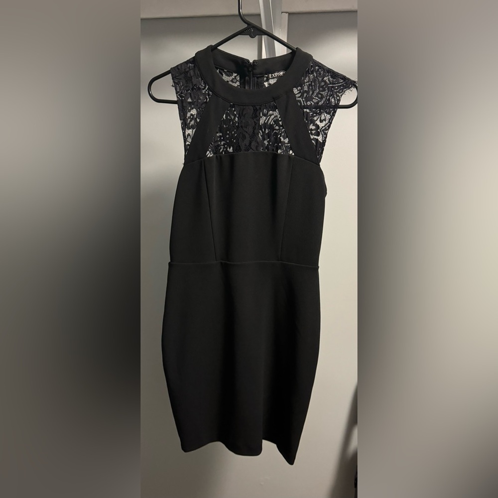 Size 6 Express Knee High Length Dress, Lace Floral type Chest and Back